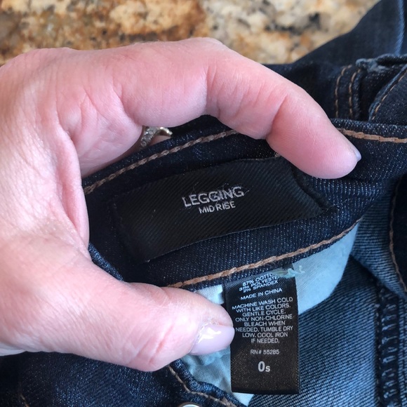 Express Ripped Jeans Size 0 Short - Picture 4 of 5